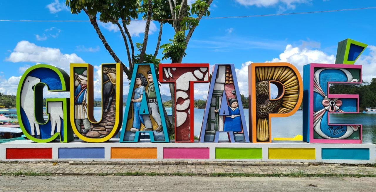 Hotel Domus Glamping Guatapé Esterno foto