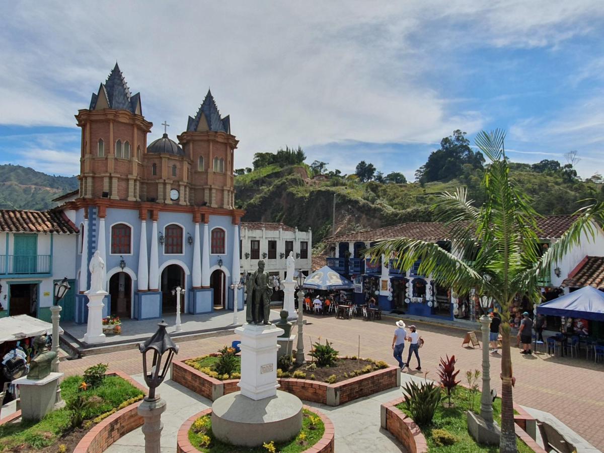 Hotel Domus Glamping Guatapé Esterno foto