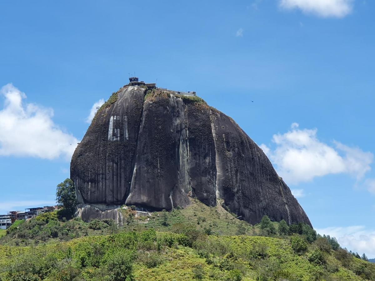 Hotel Domus Glamping Guatapé Esterno foto